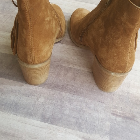 Kenneth Cole Reaction Leather  Fringe Ankle Boots - Picture 4 of 7